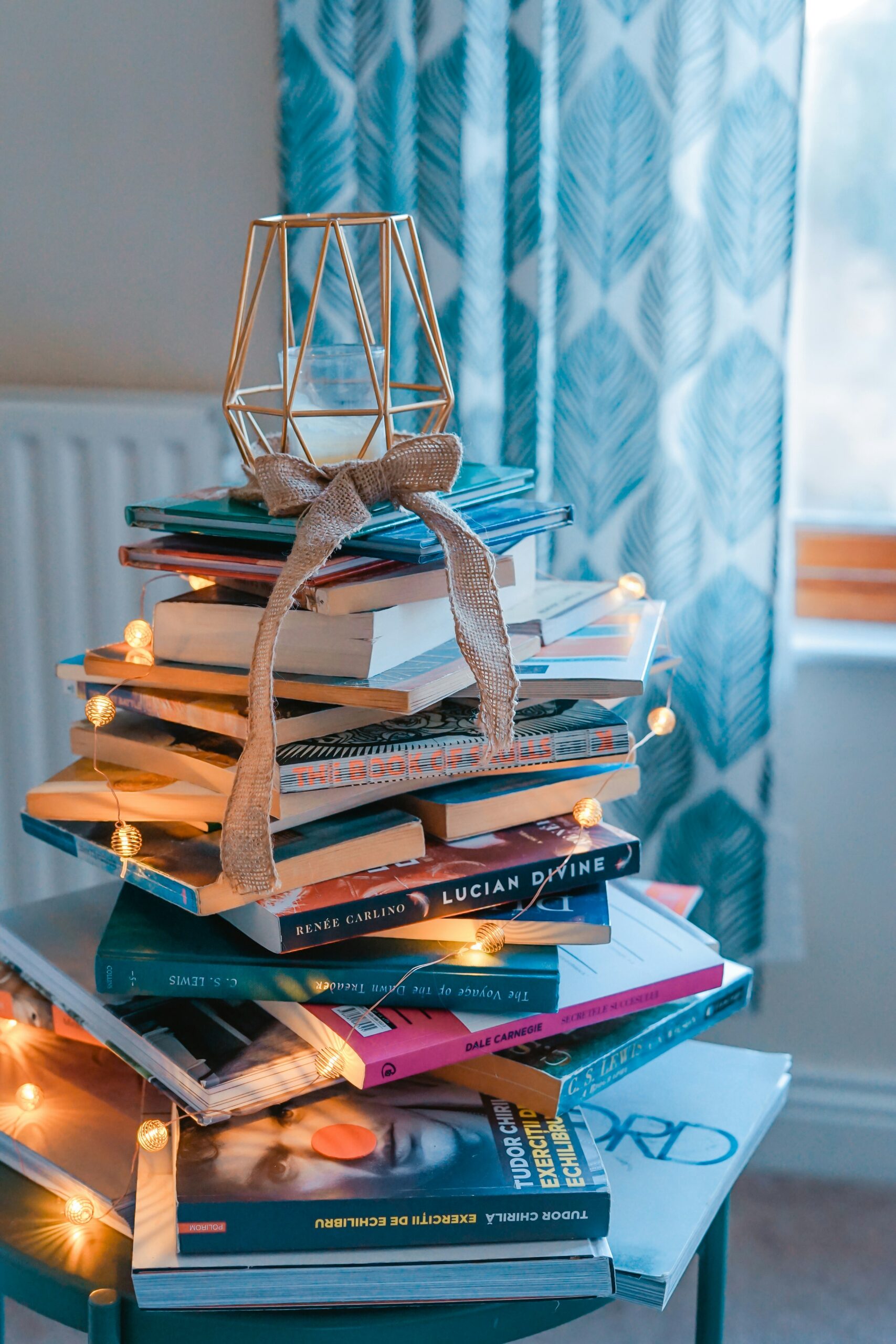 Book Christmas Tree